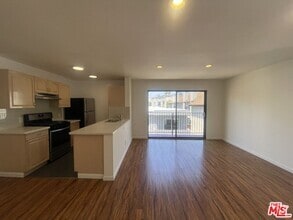 Building Photo - 1531 N Detroit St