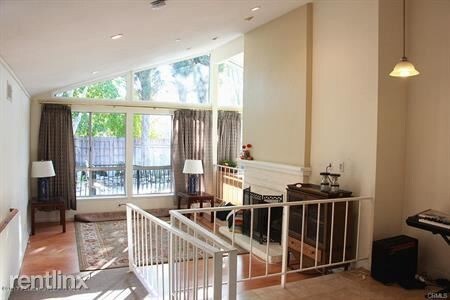 Building Photo - 348 W Avenida de los Arboles