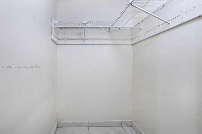Foto del edificio - 11501 NW 2nd St