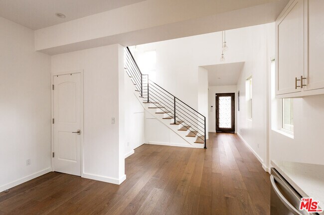 Foto del edificio - 24042 Killion St