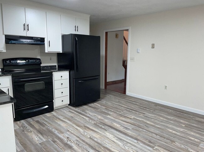 Building Photo - 30 Emerald Dr