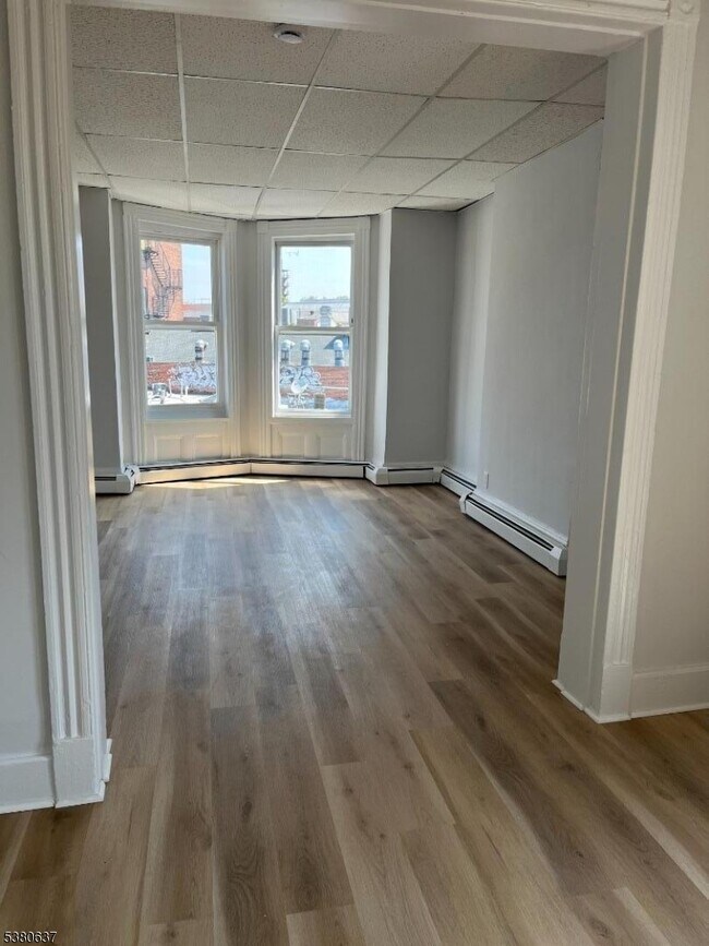 Foto del edificio - 304 Morris Ave