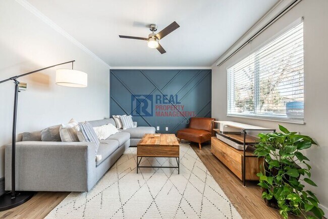 Foto del edificio - 7352 Tilden St