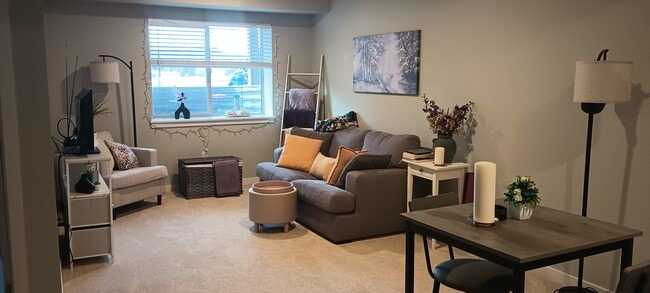 Building Photo - 5484 Carvel Grove