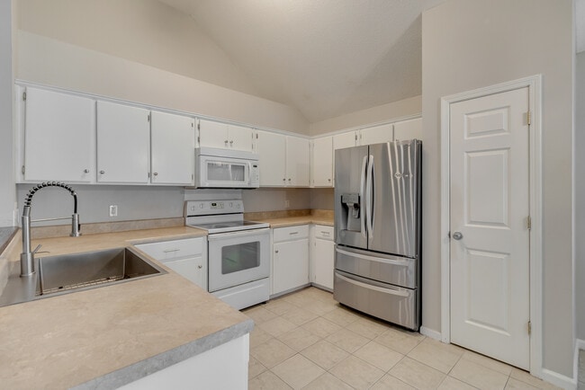 Building Photo - 19 Aquinnah Dr