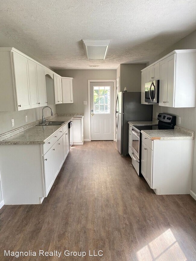 Building Photo - 3 br, 1 bath House - 1119 Westwood Drive