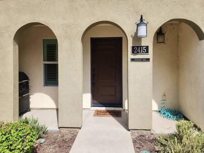 Photo - 2415 Tapestry Wy House