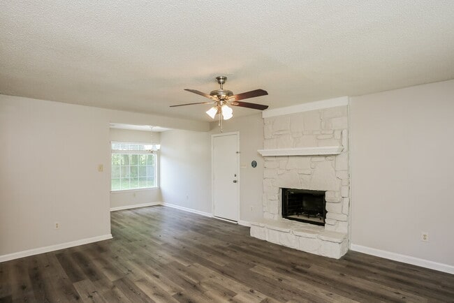 Building Photo - 5375 Lock Bay Ln