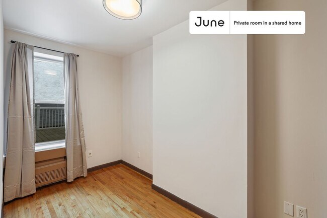 Foto del edificio - Room in Shared 3 bed/1 bath home