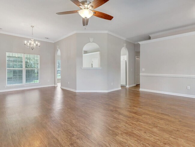Foto del edificio - 4 Bed/2 Bathroom Home in Richmond Place