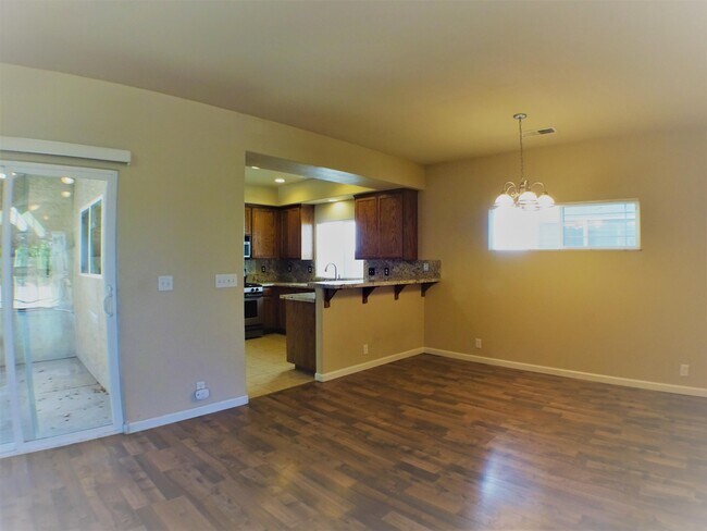 Foto del edificio - 573 E Eaton Rd