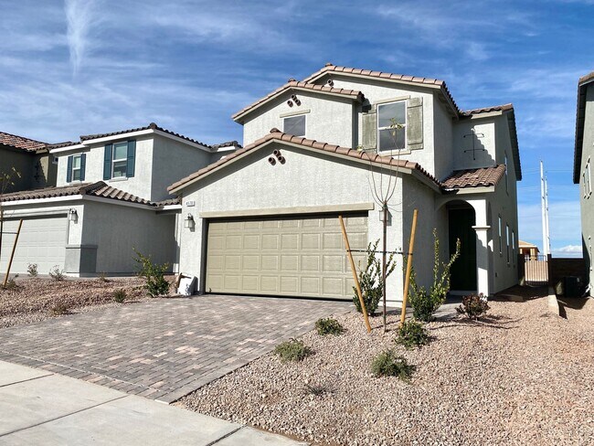 Foto del edificio - Beautiful two-story single-family house located in the southwest area