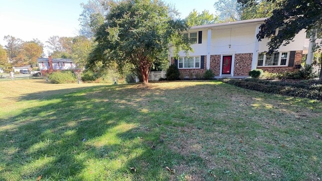 Photo - Gorgeous 4 Bed 2.5 Bath Single Family Home On Spacious Lot In Orange Hunt Estate West