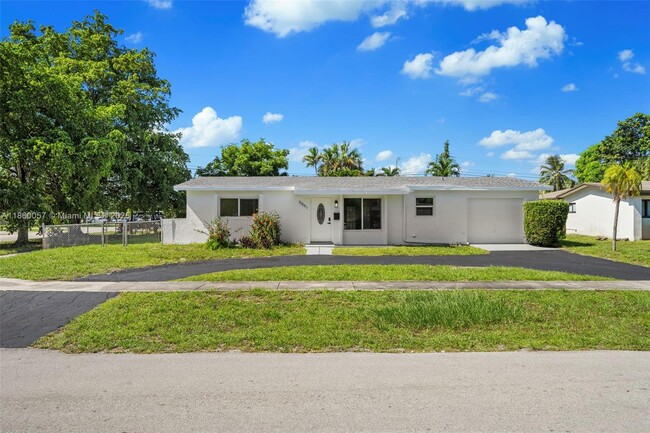 Building Photo - 5991 NW 14th Pl
