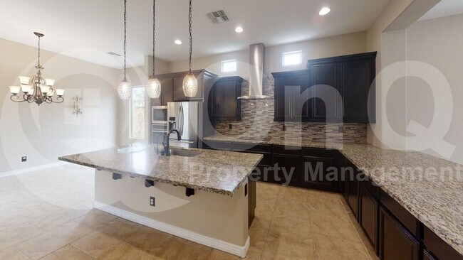 Building Photo - 2267 E Tomahawk Dr