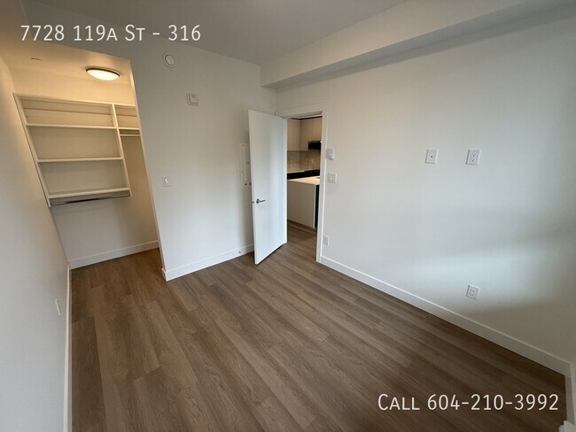 Photo du bâtiment - One Bedroom Plus Junior Bedroom Condo in Delta