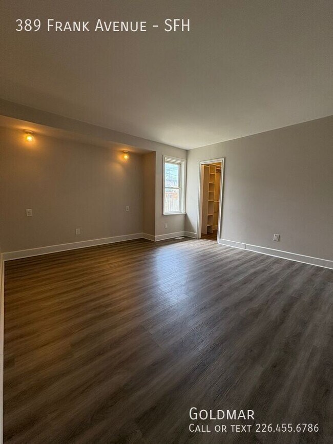 Building Photo - Amazing Home Available Near Riverside
