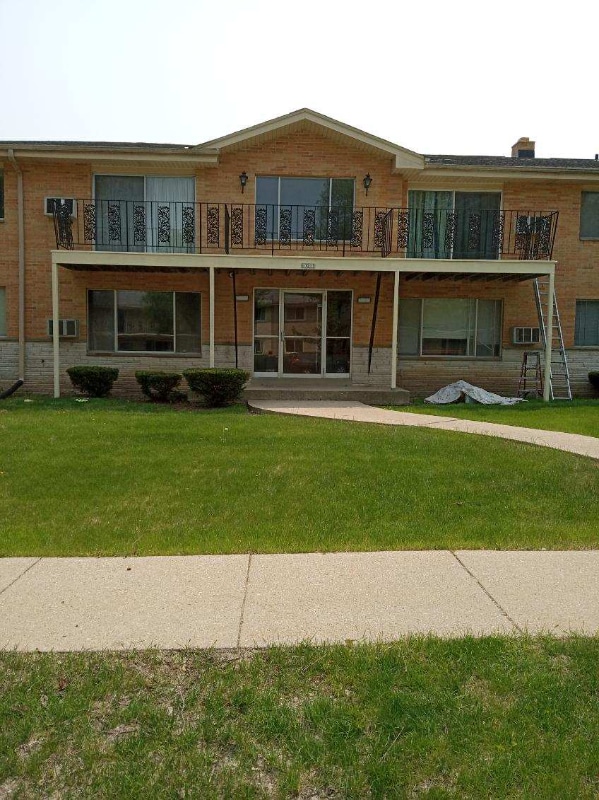 10211 W Sharon Ln Unit 7, Milwaukee, WI 53225 Room for Rent in
