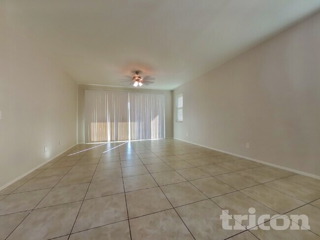 Foto del edificio - 4217 S 181st Ln