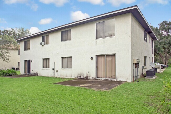 Foto del edificio - 2290-2296 Fox Hollow Dr.