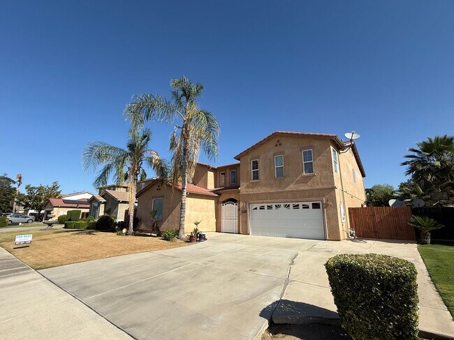 Building Photo - Spacious Single Family Home in Bakersfield...