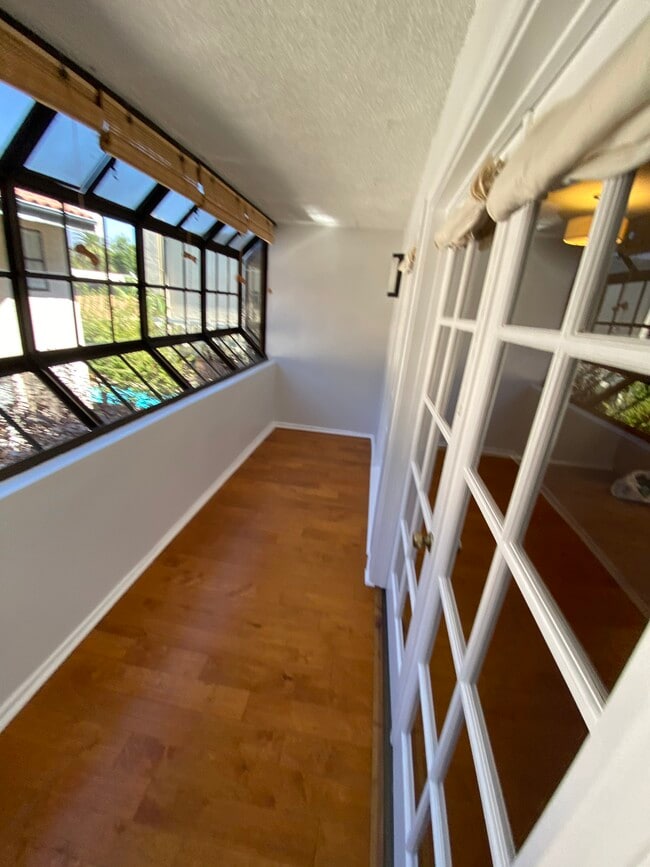 sunroom/deck/office area - 330 S Mentor Ave