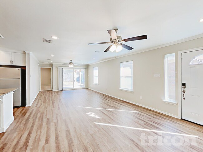 Building Photo - 10628 Lone Pine Ln