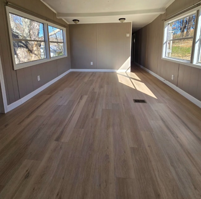 Building Photo - 47 Haney Park