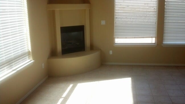 Foto del edificio - 2899 Longbow Dr