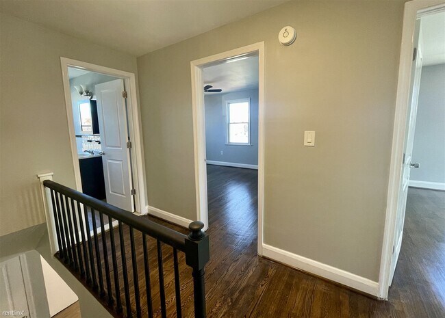 Building Photo - 3 br, 2 bath Townhome - 837 Bosley Avenue
