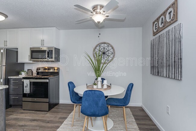 Interior Photo - Windsor Place Apartment