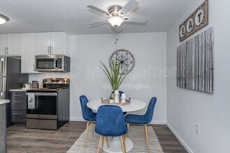 Interior Photo - Windsor Place Apartment