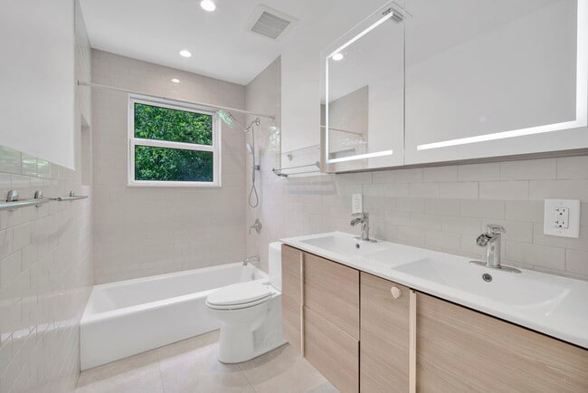 Foto del edificio - 4630 SW 12th St