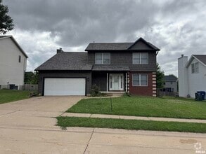 Building Photo - 6140 N Lincoln Ave