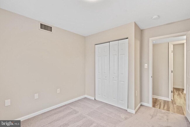 Building Photo - 18450 Lotus Ct