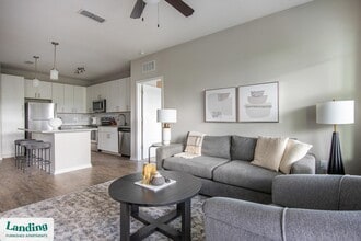 Building Photo - 2300 Tapestry Park Dr