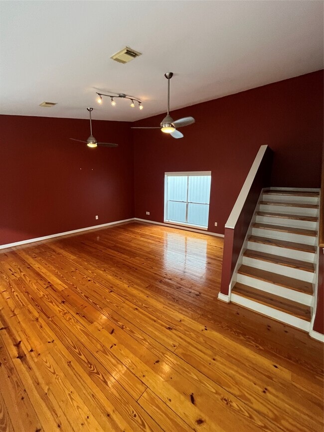 Building Photo - 1315 Buckner St