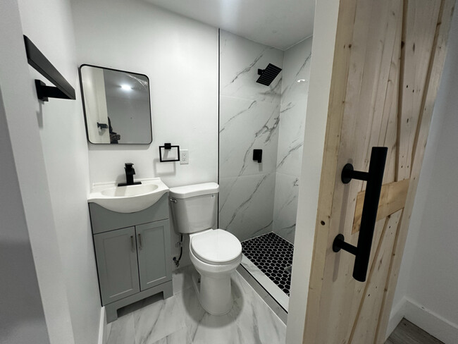 Building Photo - 915 NW 46th St