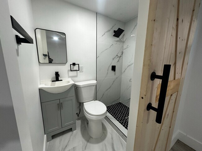 Foto del edificio - 915 NW 46th St