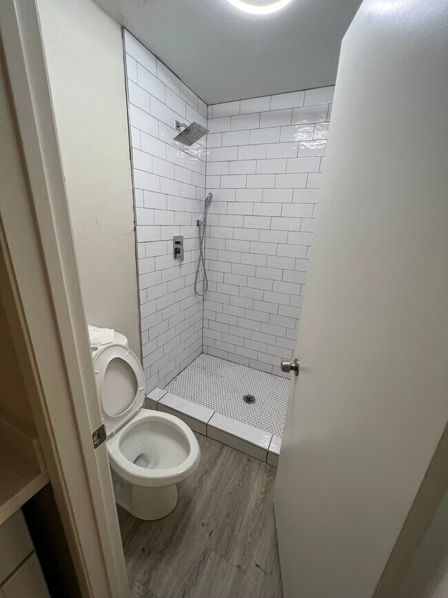 Owner's Bathroom - 5525 E Thomas Rd