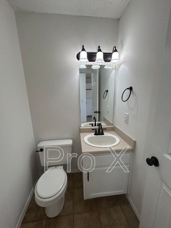 Foto del edificio - 3301 SW Victoria Pl