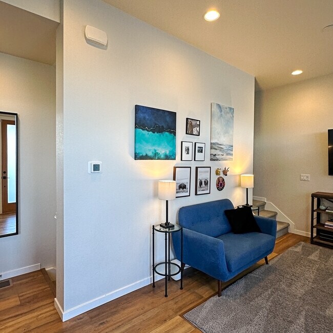 Building Photo - 870 Cimarron Dr