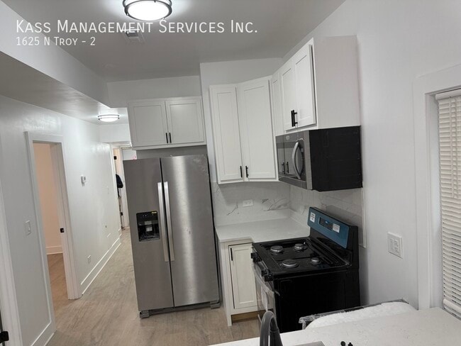 Photo - 1625 N Troy-2 Apartment