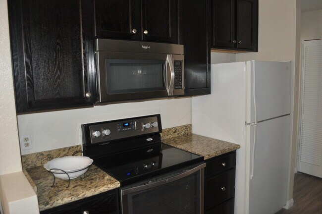 Building Photo - 4095 Rosenda Ct