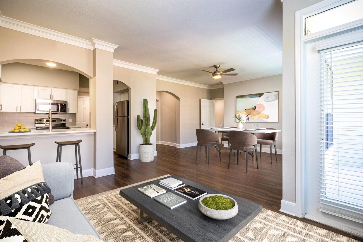 Foto principal - 320 Jackson Hill St