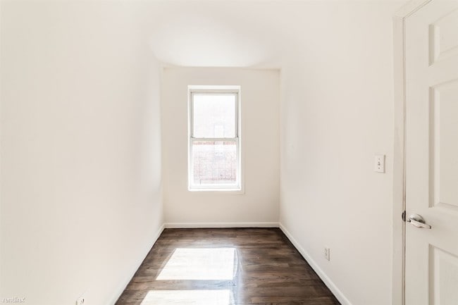 Building Photo - 151 E 92nd St