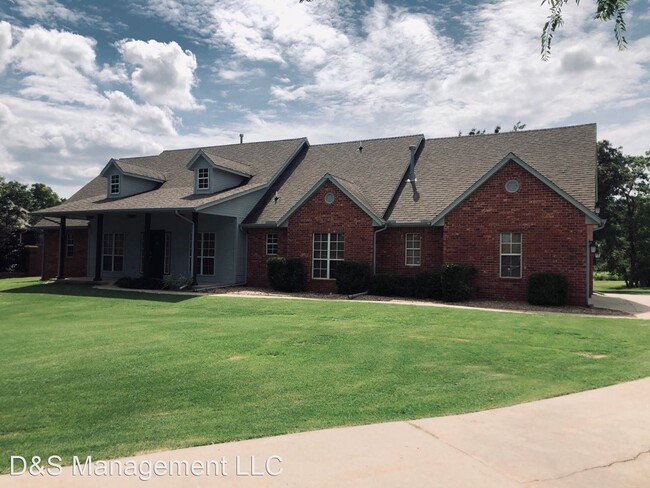 Building Photo - 4 br, 3 bath House - 4205 S. Telephone Road