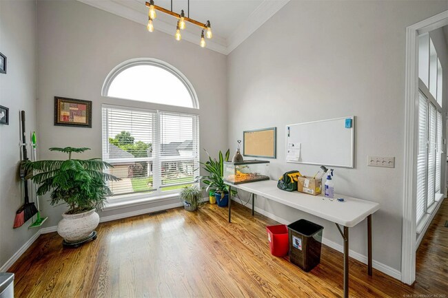 Building Photo - 5557 E 77th St