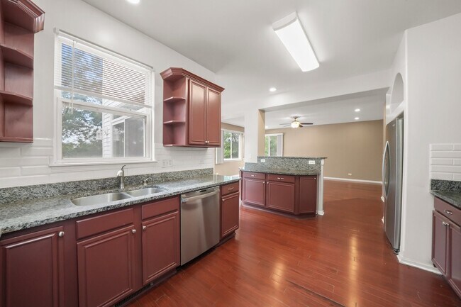 Foto del edificio - 3251 Thunderbird Ct E