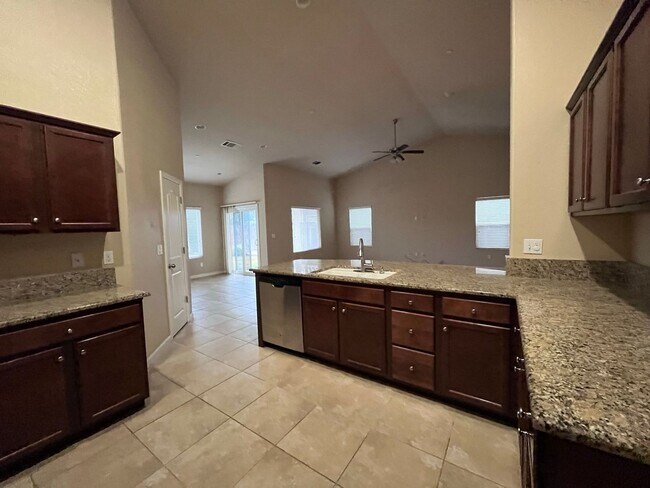 Building Photo - 1721 RIO LINDA STREET 4 BEDROOM 2 BATHROOM...